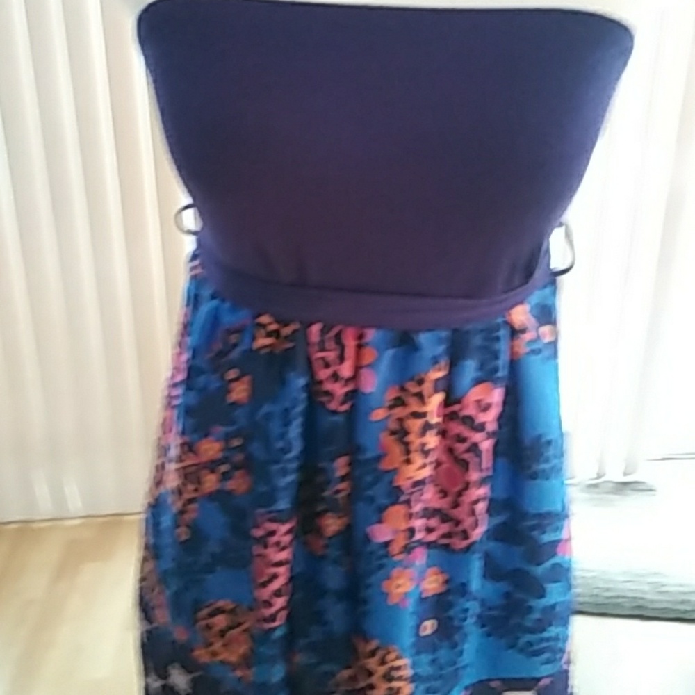 Dress - Picture 2 of 4